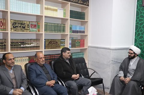 دیدار ریاست و اعضای  ستاد بازسازی عتبات عالیات استان کردستان با امام جمعه شهرستان قروه